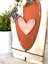 Load image into Gallery viewer, Primitive Carrot Pallet Sign