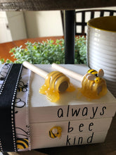 Load image into Gallery viewer, Honey Bee Dipper