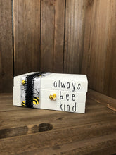 Load image into Gallery viewer, Bee Book Stack