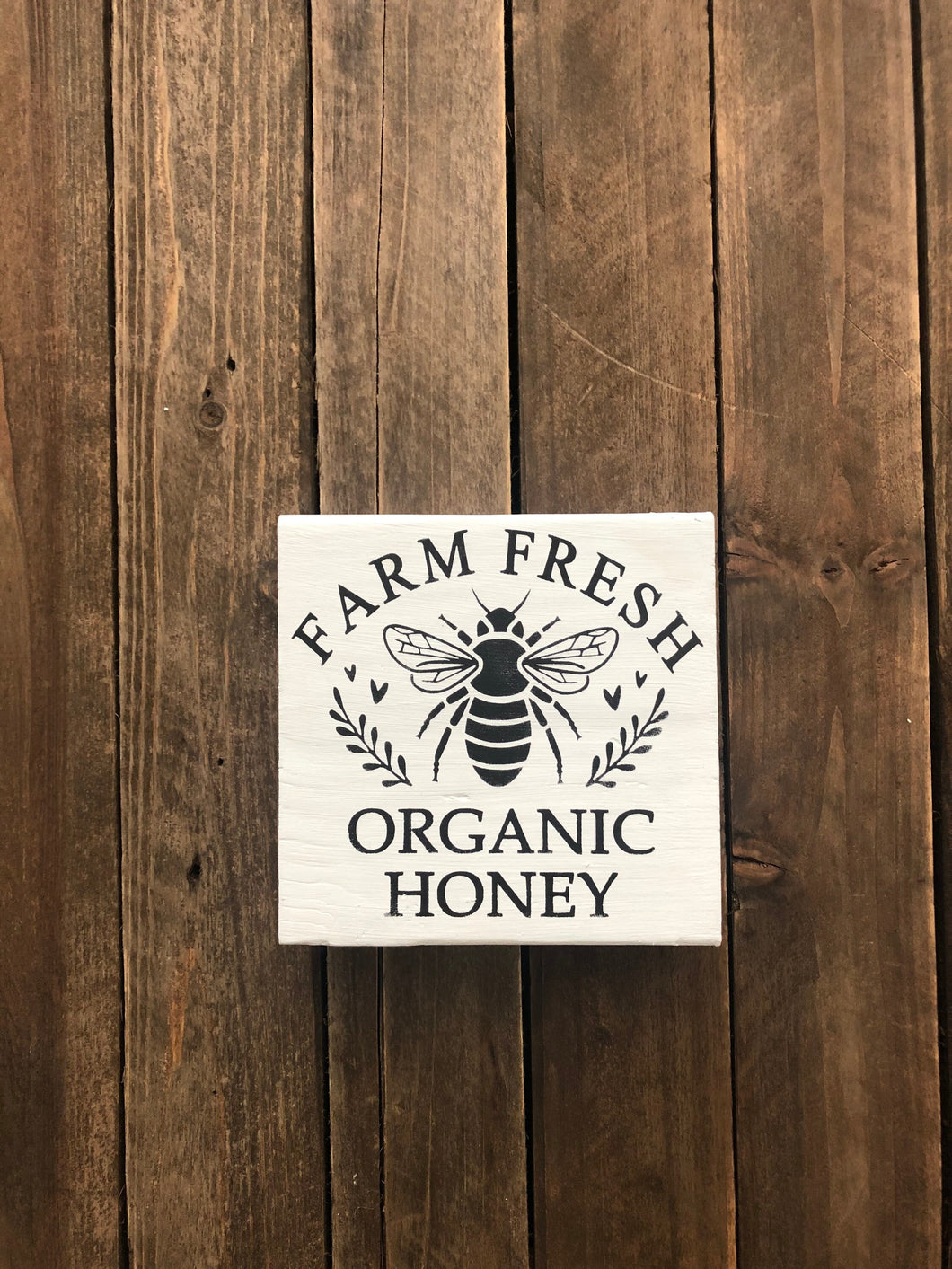 Farm Fresh Bee Sign