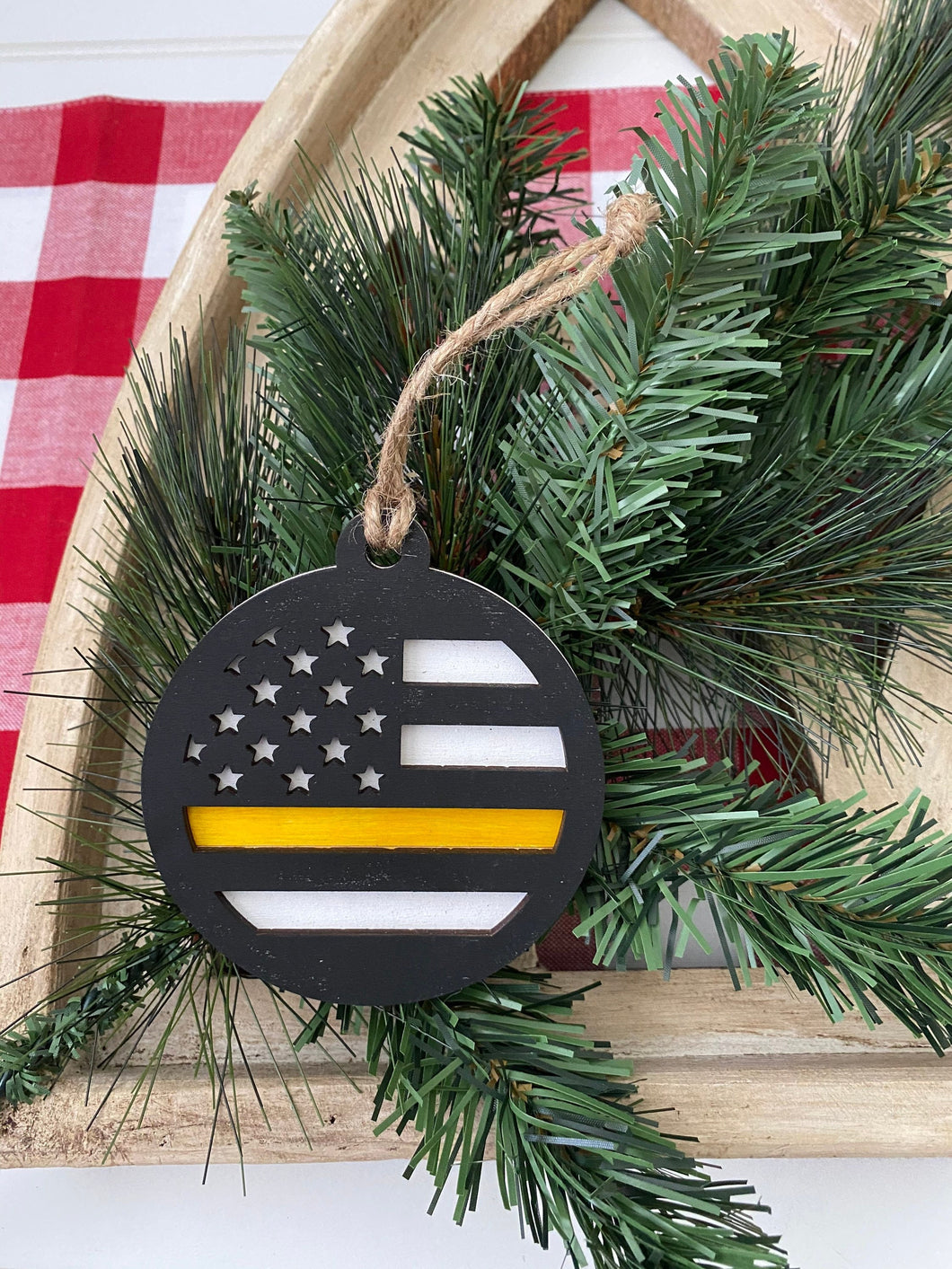 Thin Gold Line Ornament